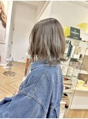 オリーブグレージュ