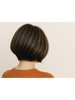 伸びても気にならない秘密は、繊細なハイライト。あなたにピッタリなカラーをご提案☆