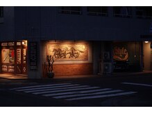 ピーキーズ 小倉南店(Peaky's)の雰囲気（拘りの詰まった店内でゆっくりお過ごし下さい）