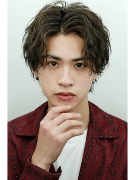 リップス 自由が丘(LIPPS) 波巻き　センターパートウルフ