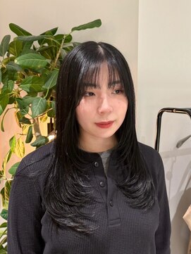 ケリーアン 太田(kelly.un) レイヤー / ロングレイヤー / ブルーブラック