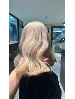 アース エレガンス 吉祥寺店(EARTH Elegance)&nbsp;上品ハイトーンのミルキーカラー☆