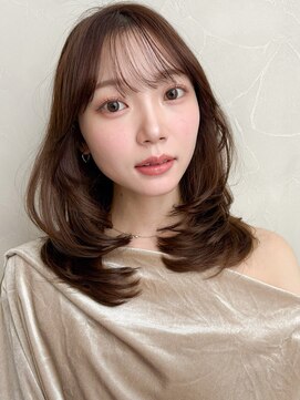 アグノス 青山(Agnos) サイドバングうる艶髪セミディ斜めバング前髪ピンクベージュ