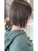 ぱつっとワンレングスボブ ショコラブラウン×艶感で存在感