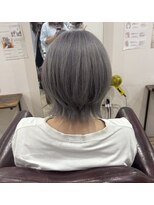 カルマ(KARMA)&nbsp;くびれボブ×大人シルバーカラー