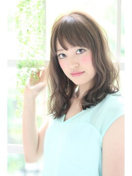 クィーンズガーデンバイケーツーギンザ(QUEEN’S GARDEN by K two GINZA) [K-two銀座]透けるグレージュカラー波うちゆるウェーブスタイル