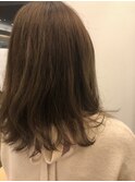 柔らかベージュ