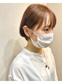 ピンクベージュ