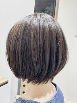 ウタ(uta) 丸みが可愛いショートボブ