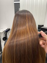 ココ 本八幡(KOKO)&nbsp;黒髪クラゲヘアーオリーブグレー小顔ココアベージュロングヘア