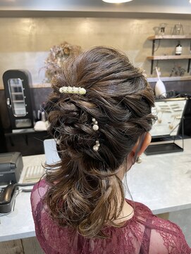 クロ(KURO.) ダウンテールヘアセット