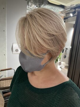 リバレッジ 白金(Leverage) 白髪ぼかしハイトーンベージュ  30代40代【白金/目黒】担当 濱口