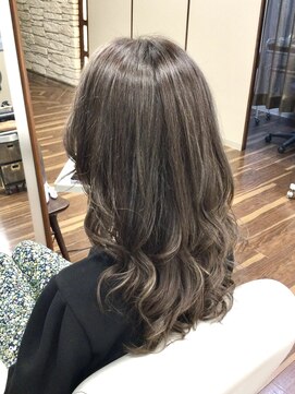 ヘアメイク ポルテ(HAIR MAKE PORTE) グレージュヘアカラー
