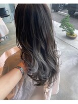 シーン(SINN.)&nbsp;グレージュ×ハイライト