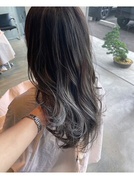 シーン(SINN.) グレージュ×ハイライト