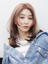 シオン(shion)&nbsp;ピンクヘアーくすみベージュウルフレイヤーロング_49733