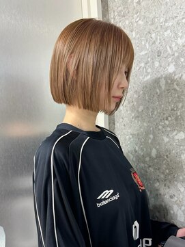 サンク 原宿 表参道(cinq) ハイトーンカラー外国人風ボブ切りっぱなし外ハネナチュラルボブ