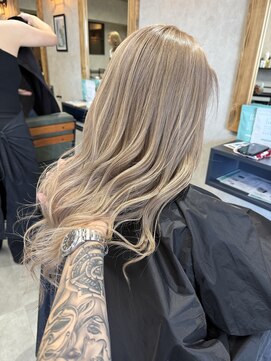 サニー 渋谷(SUNNY) ハイトーンカラー、ミルクティーベージュ、ハイライトカラー