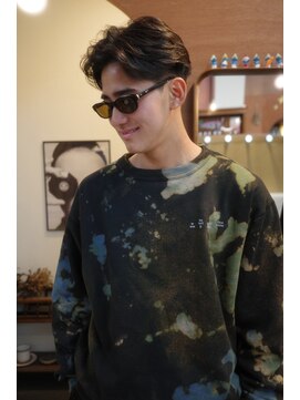 エディ(Edy) メンズセンターパートフェザーパーマ刈り上げ眉カット韓国ヘア