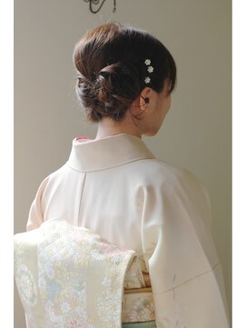 ホワイトルーム(White Room) ボブヘアーの和装ツヤ感アップスタイル