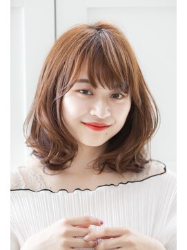 リル 8F 銀座(Rire) 【Rire-リル銀座-】大人女性のフェミニンボブ