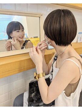 オーヘアアンドアイ(oo.hair and eye) 耳掛けショート