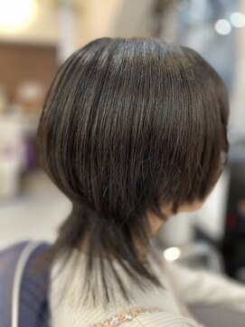ヘアサロン プラス アーティスタ(hair salon + artista) ウルフカット