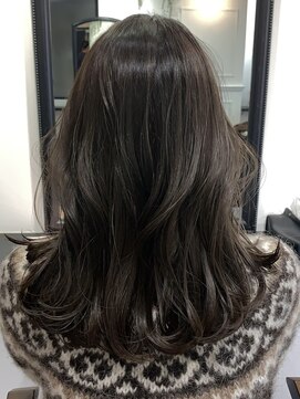 パレータ(PALETA) アッシュグレーセミロング