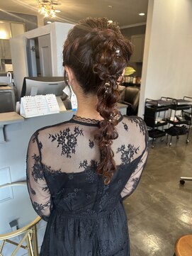 フィンズベリーパーク(FINSBURY PARK) ポニー×編み下ろし