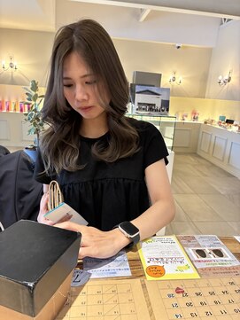 美容室 アイディー i-dee グレージュ