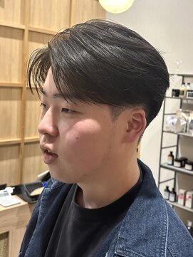 オスマン 御茶ノ水神保町店(Osmann) フェザーパーマグレーブルーカラー刈り上げショートバング