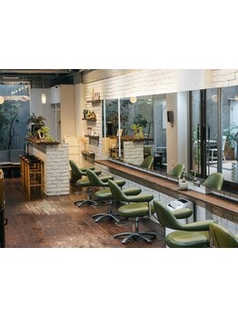 また帰ってきたくなるような心地よさを感じる店内*貴方に似合うヘアメイクをアドバイスさせていただきます!