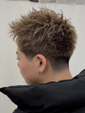 トウキョウ クラシック バーバー タウン(TOKYO CLASSIC BARBER TOWN) ベリーショート　テーパーフェード