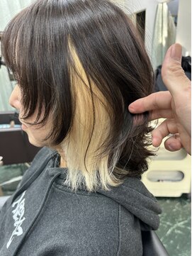 ヴェルデ(Verde) インナーカラー×ウルフカット