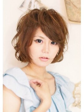 イースタイル 志都呂店(e-style com’s hair) マロンカラーのフレンチショートボブ
