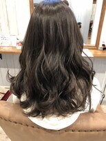 シュカブラ スパングル(Skovla Spangle) くすませ透明感カラー