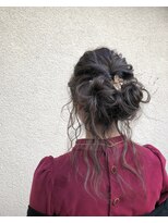 ワエン(WAEN)&nbsp;おくれ毛たっぷりゆるゆるシニヨン