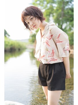 オーバーキャプテンネイキッド(OVER CAPTAIN NAKED) [OVERcaptainnaked]  トレンド外ハネショート×アドミオカラー