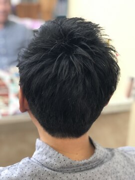 リリカル ヘアオブジェ ツーブロック ベリーショート