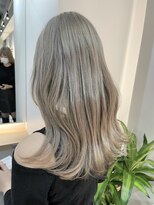 サロンドミルク 新百合ヶ丘店(salon de MiLK)&nbsp;ちょい巻きで可愛いハイトーンカラー【新百合ヶ丘】