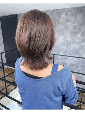 コレスト(Corest) #グレイヘア#白髪染めを使わないヘアカラー#ミディアムウルフ