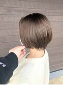 キャラメルベージュ