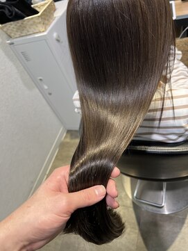 アリアイーストバイエクラート 池袋東口店(ARiA east by ECLART) 艶髪