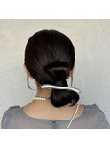 タイトなリボンアップヘア
