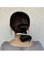 チャルム (Charom) タイトなリボンアップヘア