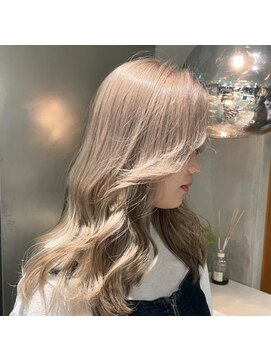 ニカイ(2F) グレージュカラー