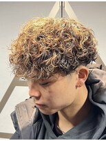 ツーブロック刈り上げプードルパーマ
