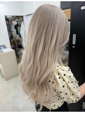 ゴートティエル(G.O.A.T TIEL) ホワイトブロンド+エクステ