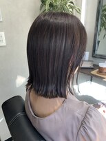 アトリエナガノ(atelier nagano)&nbsp;ニュアンスカラー/センターパート/ツヤ髪スタイル/ブルージュ