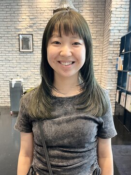 エン(YENN) 透明感×柔らかさ◎オリーブ系カラー